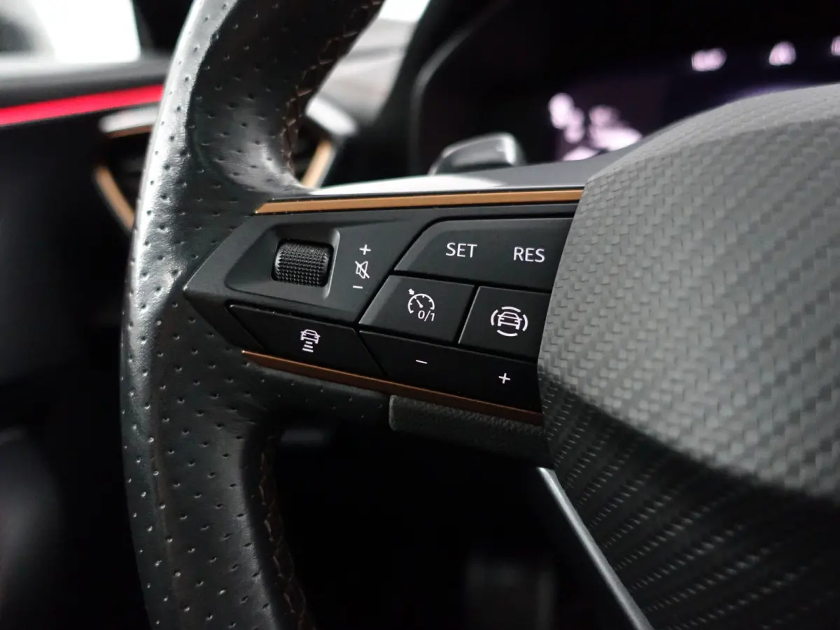 1.4 e-Hybrid VZ Black Edition Aut- Panoramadak, Performance Interieur, Stuur/Stoelverwarming, Memory Seats, Dynamic Select+