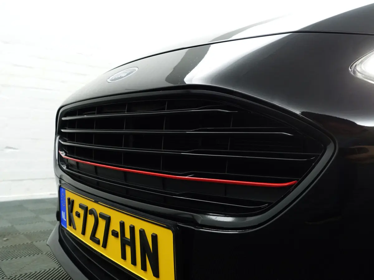 1.0 EcoBoost Hybrid ST Titanium- Carplay, Park Assist, Led, Sfeerverlichting, Dynamic Select, Lane Assist