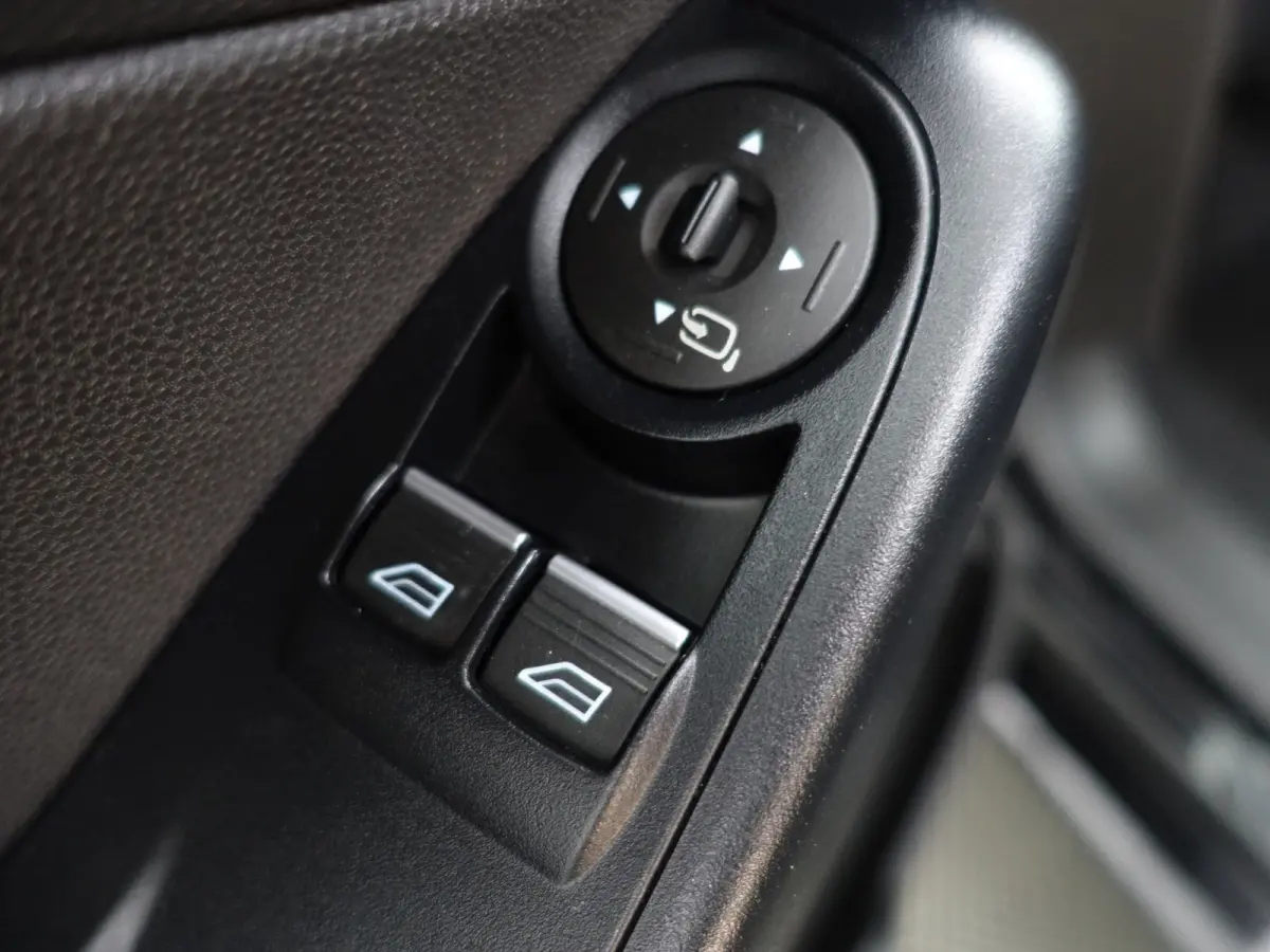 1.0 Style Ultimate- Navigatie, Park assist, Clima, Elek Spiegel pakket, Privacy Glass
