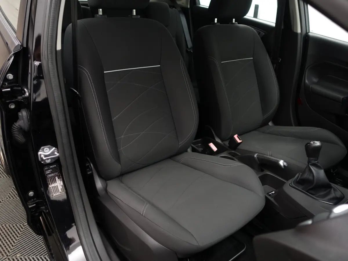1.0 Style Ultimate- Navigatie, Park assist, Clima, Elek Spiegel pakket, Privacy Glass