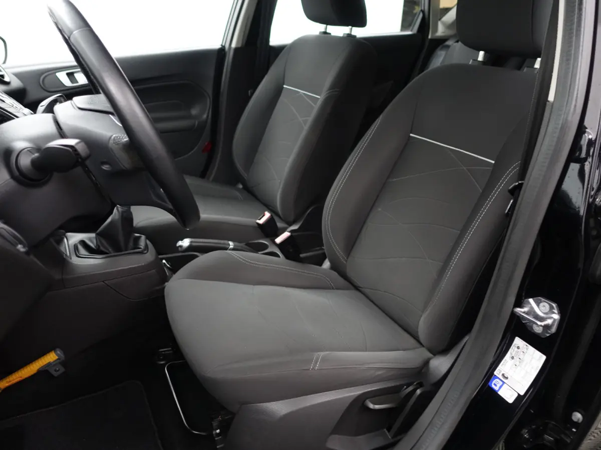 1.0 Style Ultimate- Navigatie, Park assist, Clima, Elek Spiegel pakket, Privacy Glass
