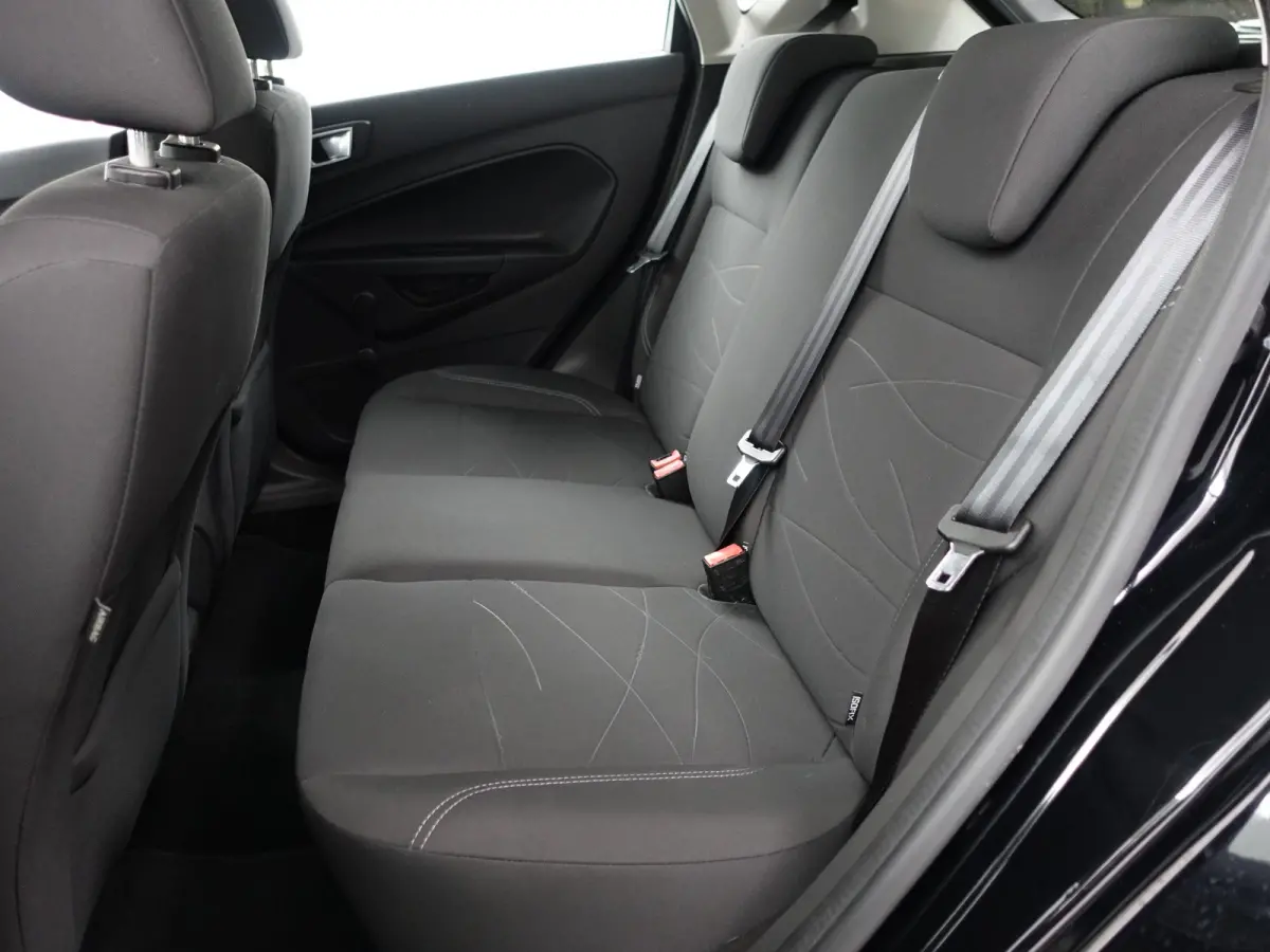 1.0 Style Ultimate- Navigatie, Park assist, Clima, Elek Spiegel pakket, Privacy Glass
