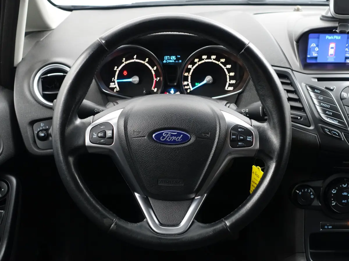 1.0 Style Ultimate- Navigatie, Park assist, Clima, Elek Spiegel pakket, Privacy Glass