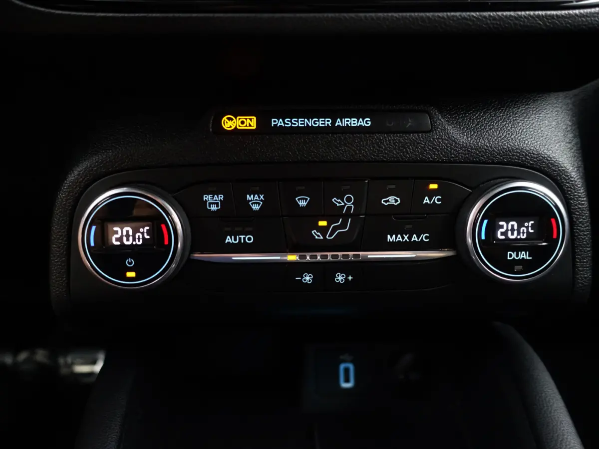 1.0 EcoBoost ST Line Business- Panoramadak, Bang Olufsen, ACC Cruise, Xenon Led, Carplay, Android Auto