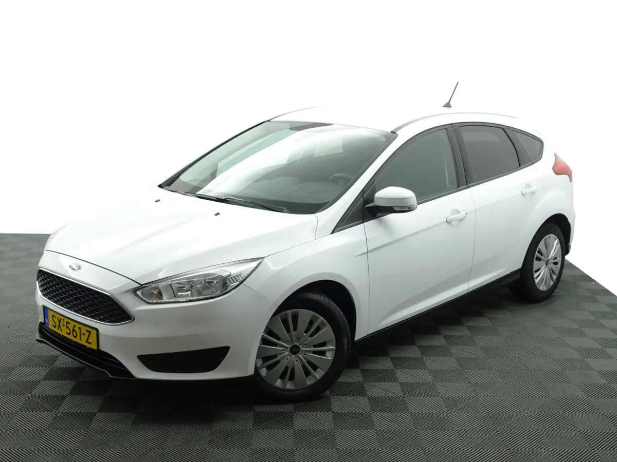 1.0 Trend- 60dkm, Privacy Glass, Clima, Comfort Interieur, Dealer onderhouden, MF Stuur