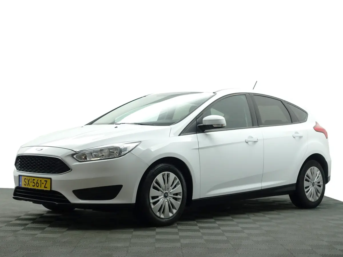 1.0 Trend- 60dkm, Privacy Glass, Clima, Comfort Interieur, Dealer onderhouden, MF Stuur