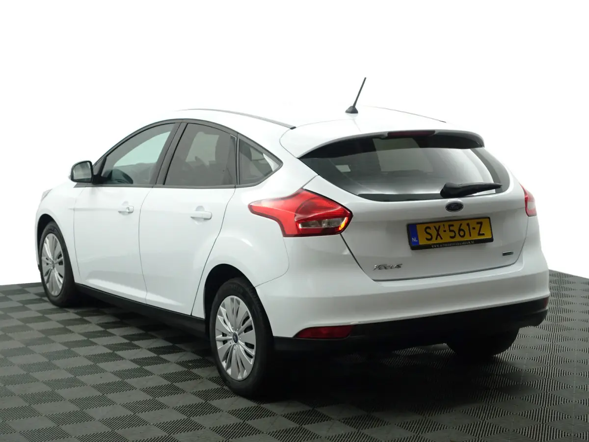 1.0 Trend- 60dkm, Privacy Glass, Clima, Comfort Interieur, Dealer onderhouden, MF Stuur