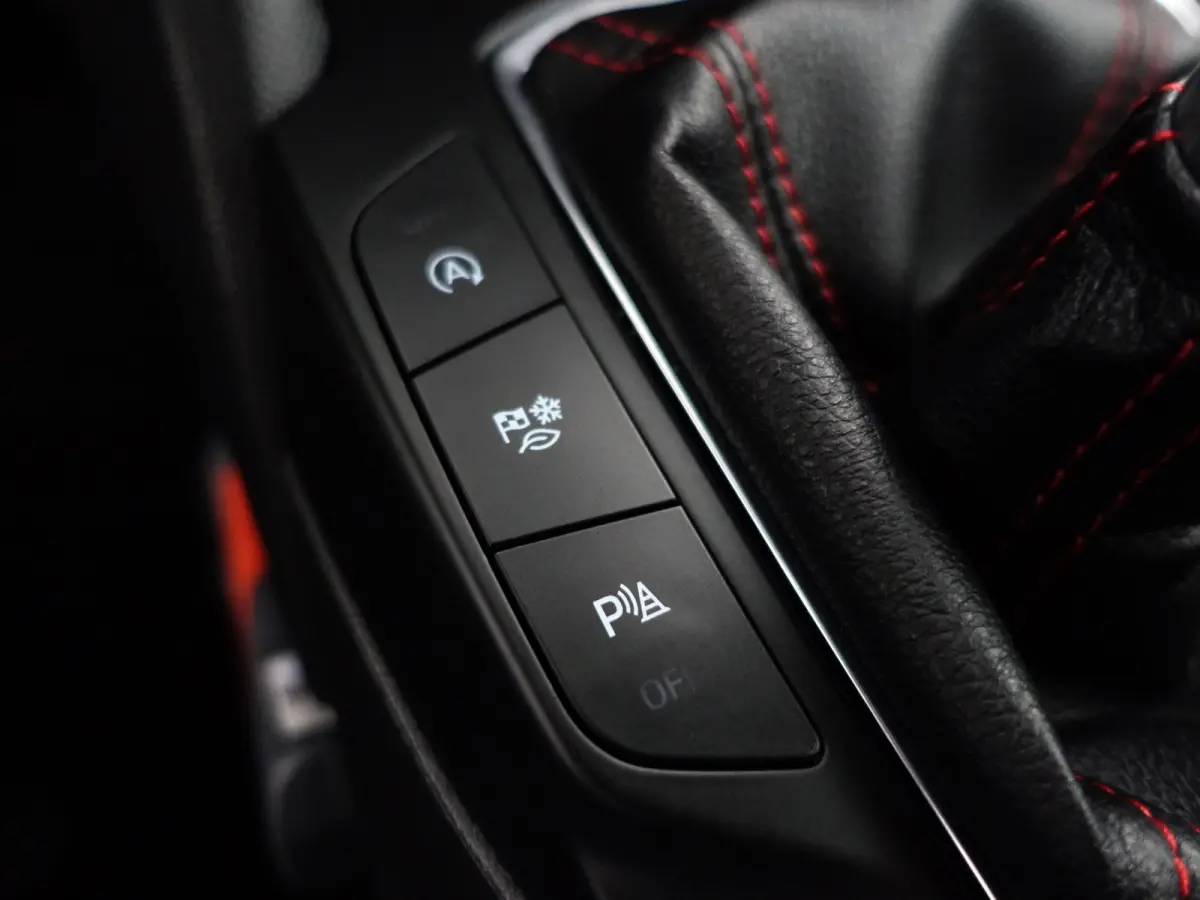1.0 EcoBoost Hybrid ST Line Style- Xenon Led, Carplay, Stuur/Stoelverwarming, Ada Cruise, Camera, Park Assist