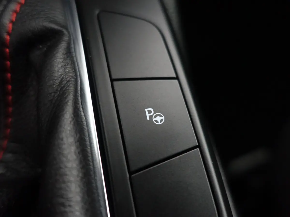 1.0 EcoBoost Hybrid ST Line Style- Xenon Led, Carplay, Stuur/Stoelverwarming, Ada Cruise, Camera, Park Assist