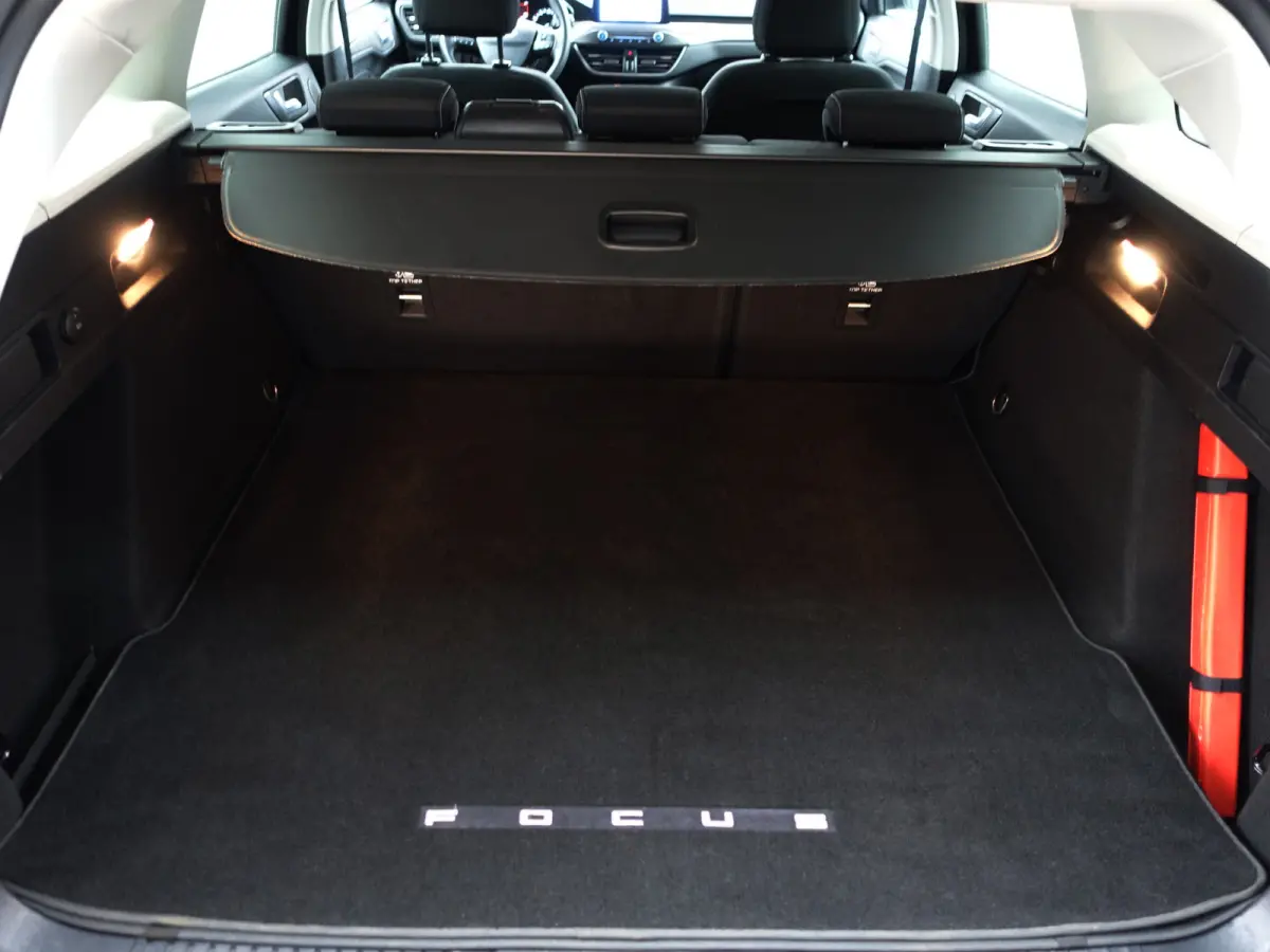 1.0 EcoBoost Titanium Business Aut- Bang Olufsen, Lane Assist, Carplay, Android Auto, Camera, Sfeerverlichting