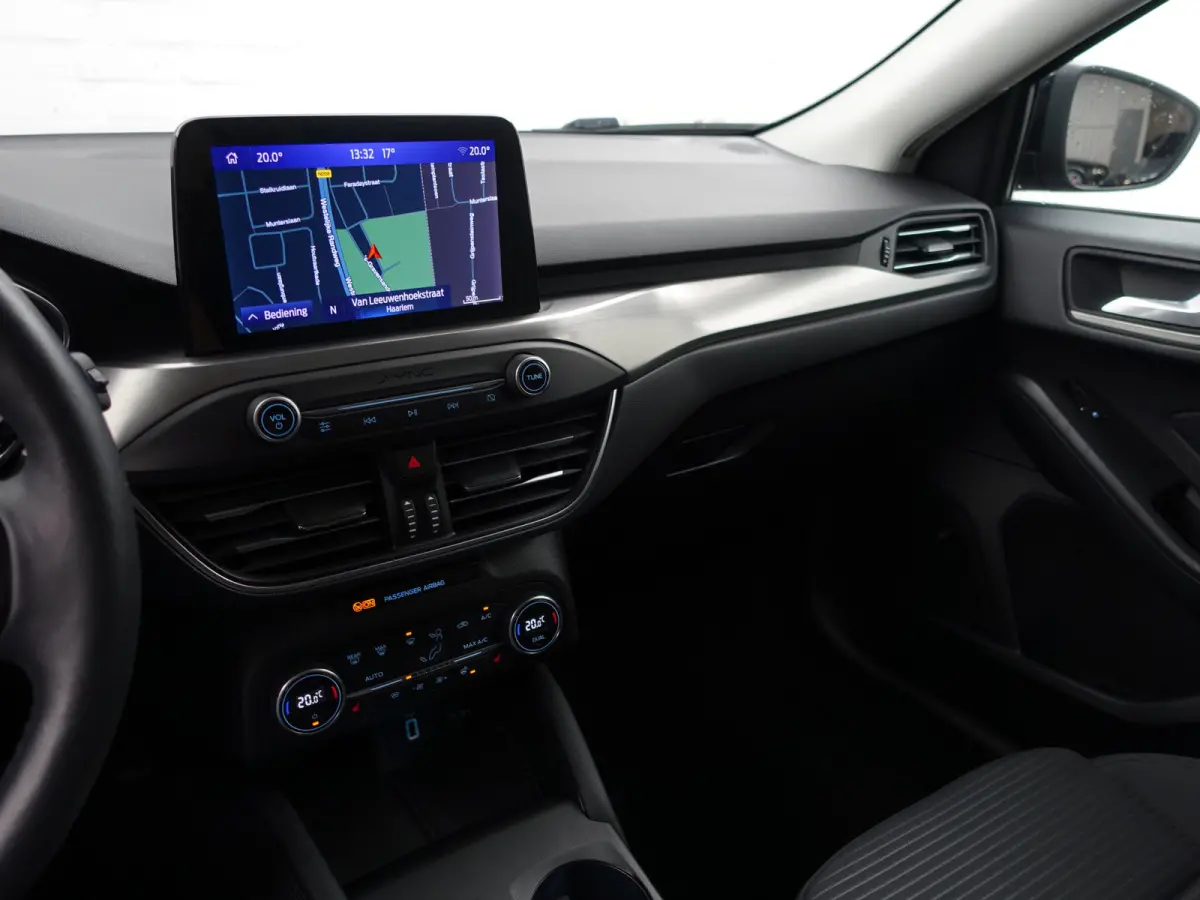 1.0 EcoBoost Titanium Business Aut- Bang Olufsen, Lane Assist, Carplay, Android Auto, Camera, Sfeerverlichting
