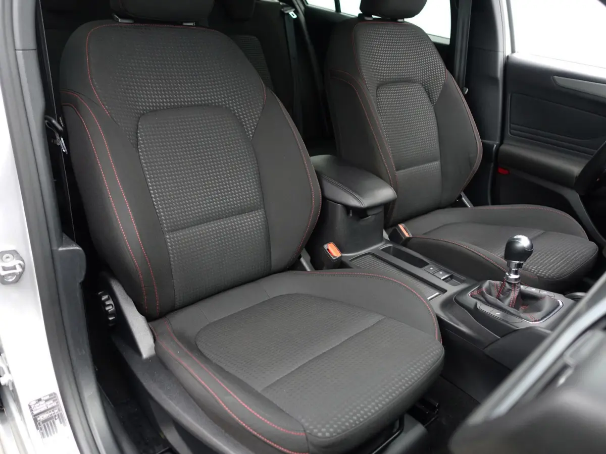 1.0 EcoBoost Hybrid ST Line Style- Stuur/Stoelverwarming, CarPlay, Android Auto, Lane Assist, Park Assist, Park Pilot