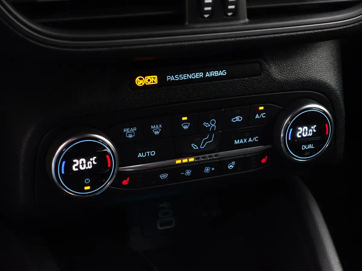 1.0 EcoBoost Hybrid ST Line Style- Stuur/Stoelverwarming, CarPlay, Android Auto, Lane Assist, Park Assist, Park Pilot