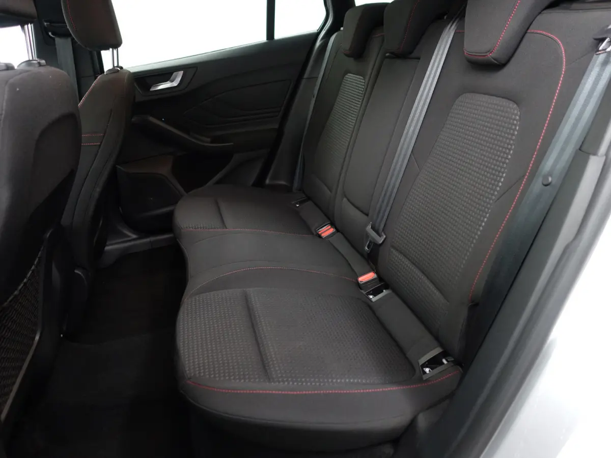 1.0 EcoBoost Hybrid ST Line Style- Stuur/Stoelverwarming, CarPlay, Android Auto, Lane Assist, Park Assist, Park Pilot