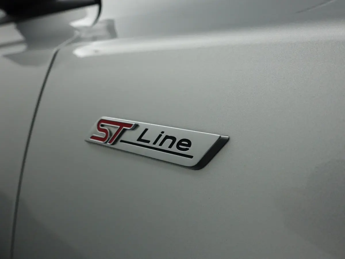 1.0 EcoBoost Hybrid ST Line Style- Stuur/Stoelverwarming, CarPlay, Android Auto, Lane Assist, Park Assist, Park Pilot