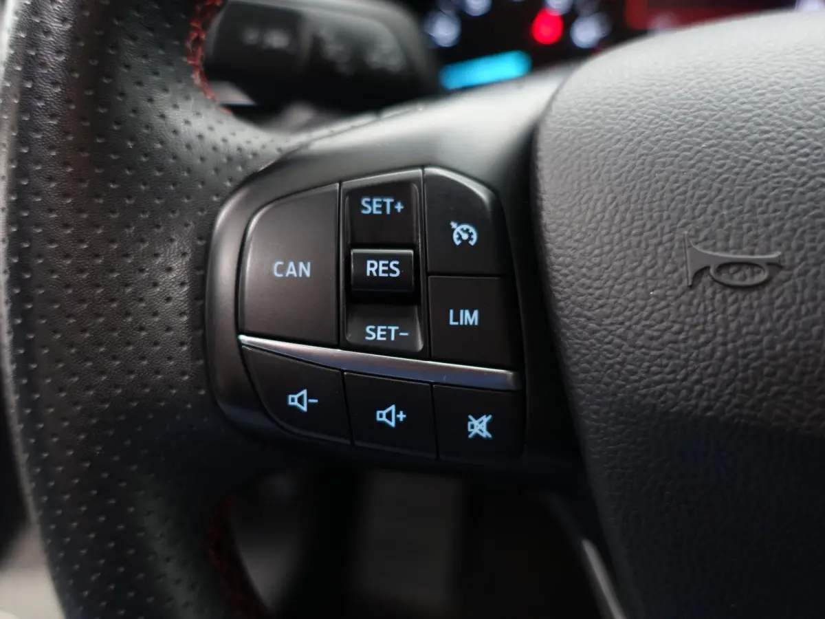 1.0 EcoBoost Hybrid ST Line Style- Stuur/Stoelverwarming, CarPlay, Android Auto, Lane Assist, Park Assist, Park Pilot