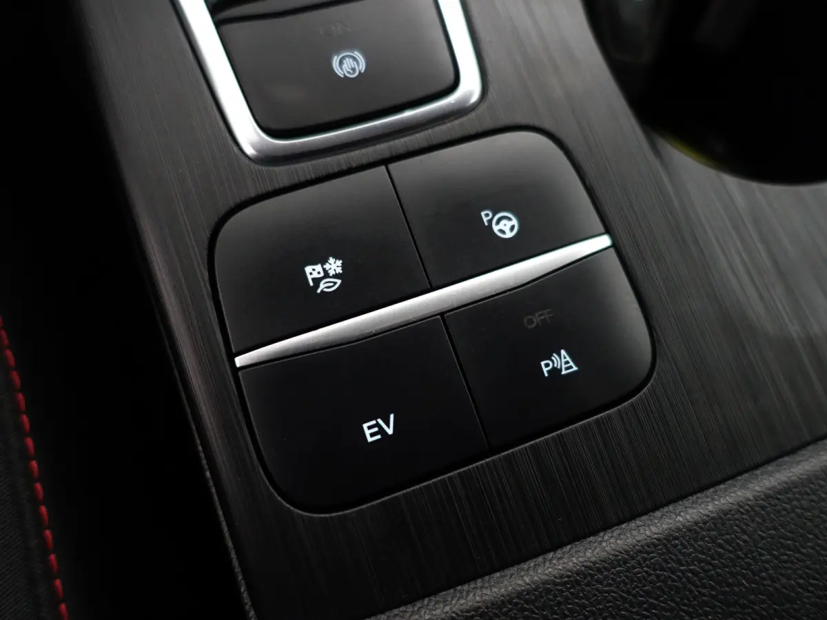 2.5 PHEV ST-Line Aut- Camera, Dynamic Select, Park Pilot, Park Assist, Xenon Led, Virtual Cockpit