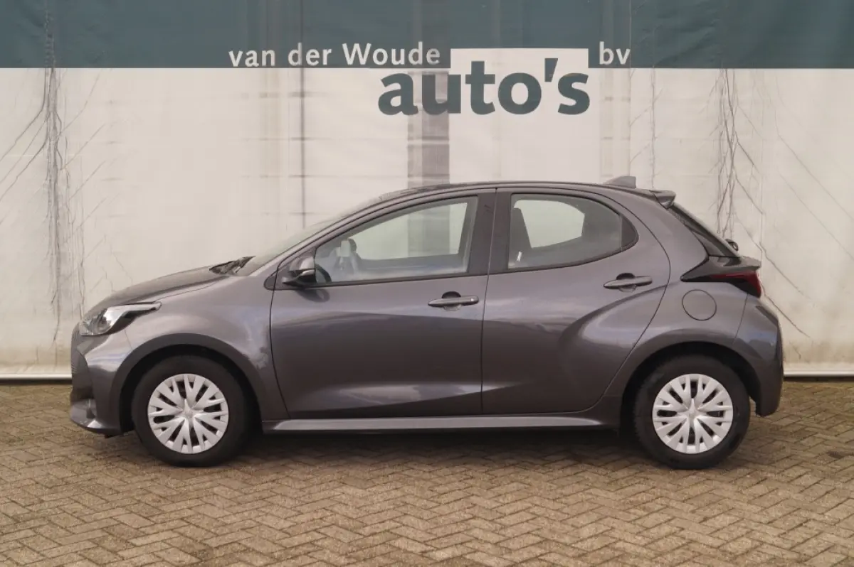 1.5 VVT-i 125pk Active -AIRCO-CRUISE-CAM-