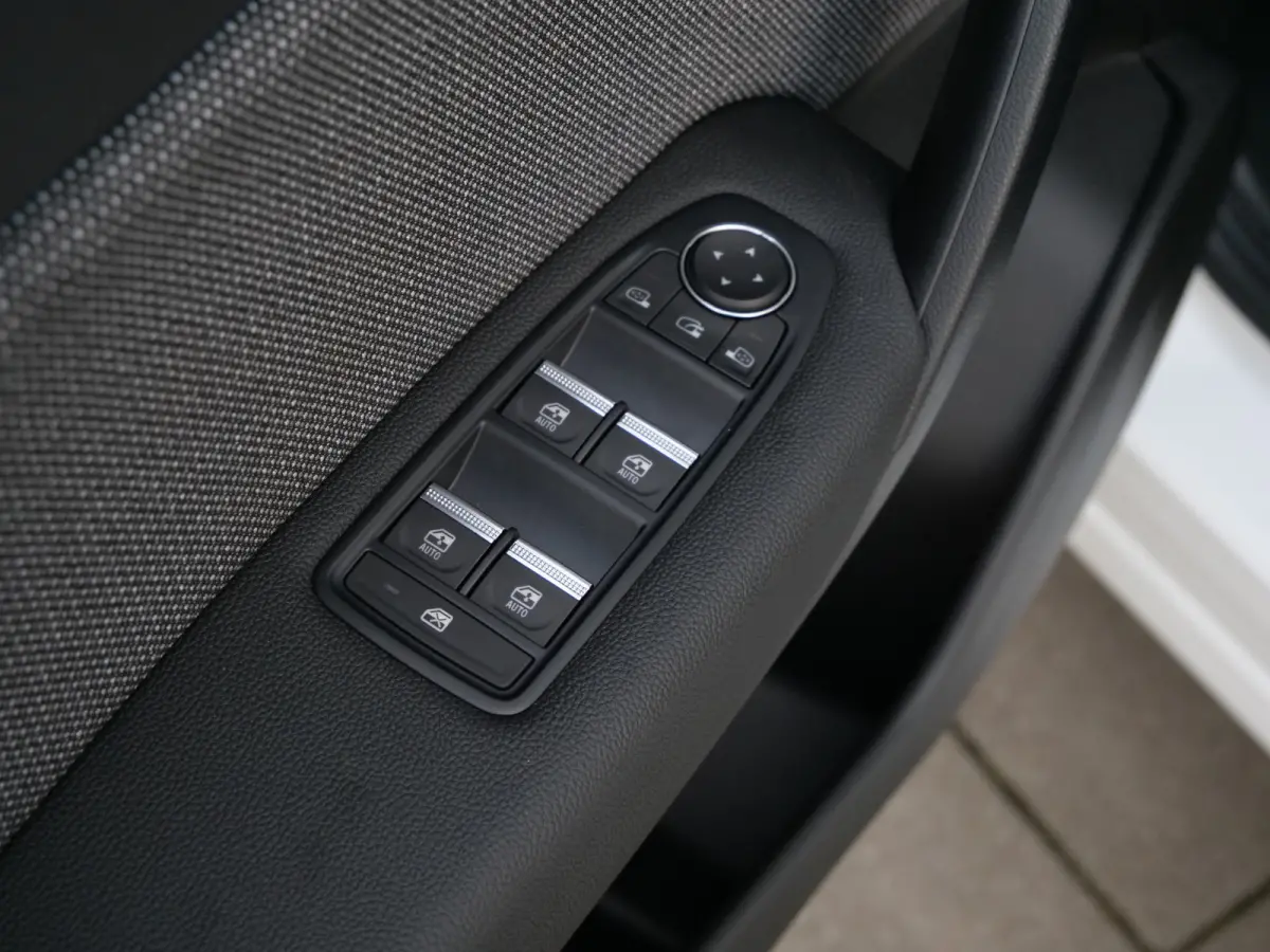 1.6 E-Tech full hybrid 145 Pk techno Automaat Apple Carplay / DAB / Camera / Navigatie / Winterpakket
