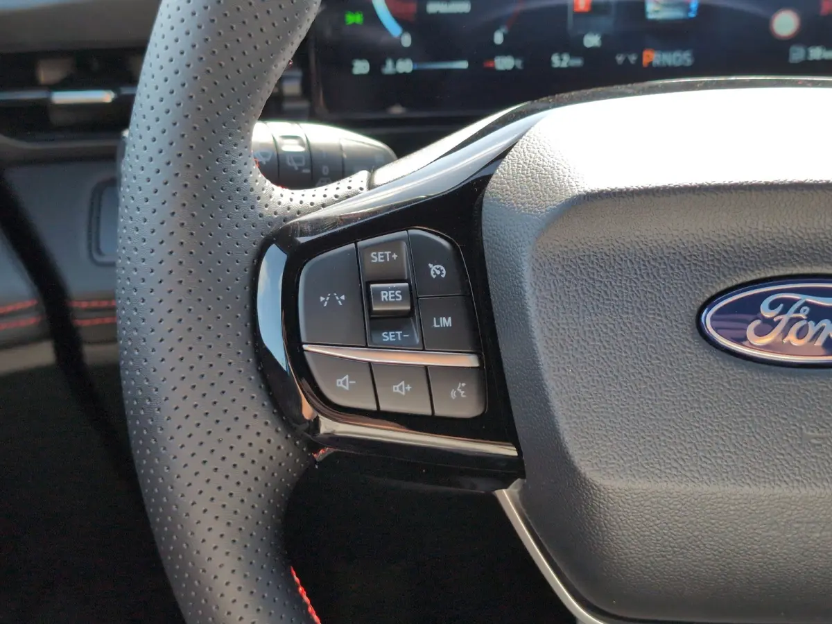 1.0 EcoBoost ST-Line X 125pk | CAMERA | STUUR+STOEL+VOORRUITVERWARMING | ELEKTRISCHE ACHTERKLEP | APPLE CARPLAY / ANDRIOD AUTO |