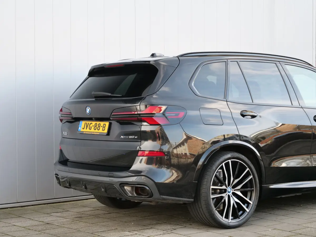 xDrive50e PHEV 490 Pk Automaat M-Sport Pro Pack Navi / Leer / Innovation Pack / Camera's / 22 inch
