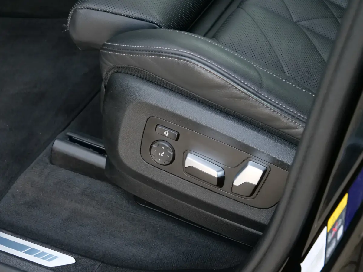 xDrive50e PHEV 490 Pk Automaat M-Sport Pro Pack Navi / Leer / Innovation Pack / Camera's / 22 inch