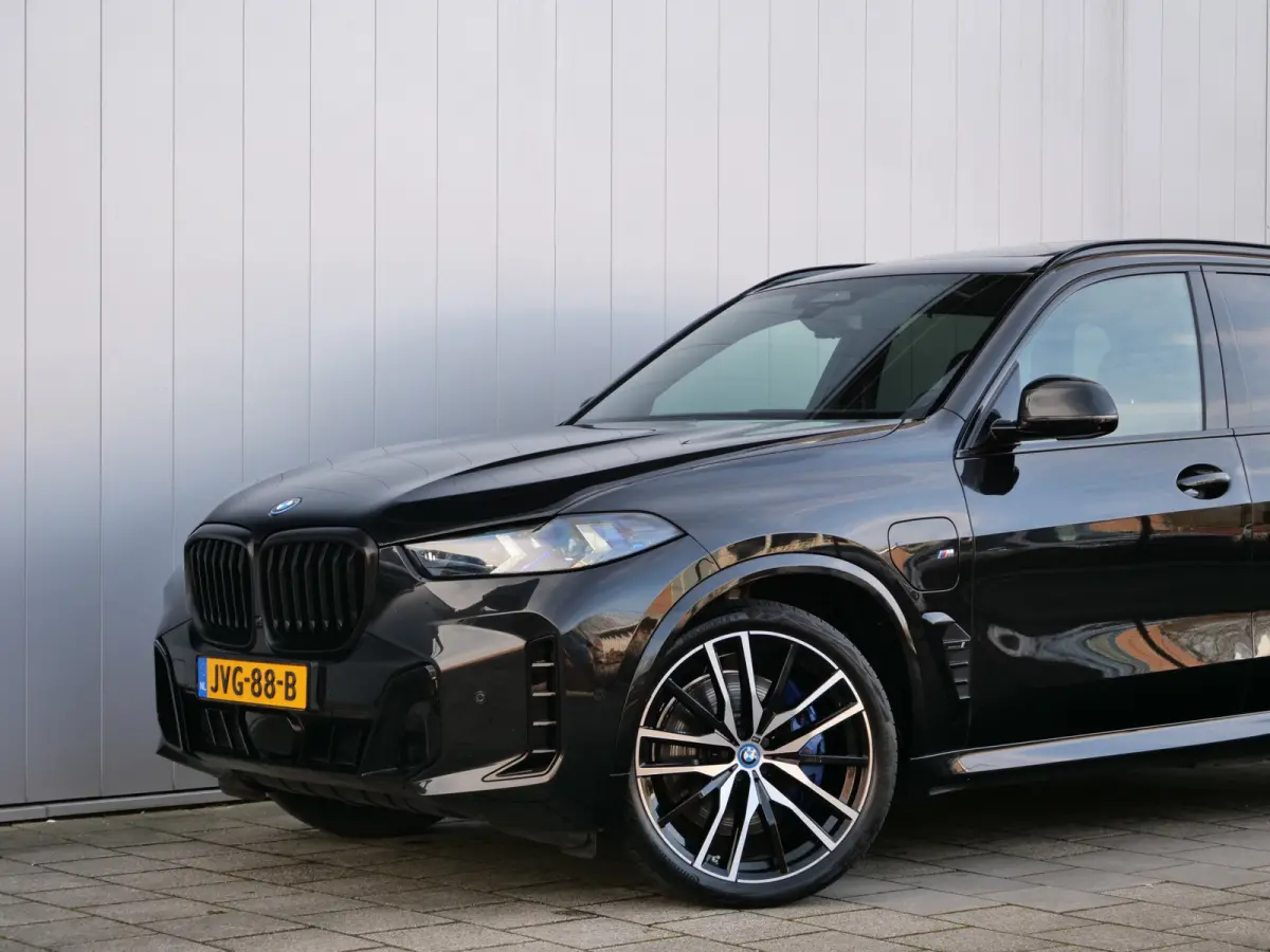 xDrive50e PHEV 490 Pk Automaat M-Sport Pro Pack Navi / Leer / Innovation Pack / Camera's / 22 inch