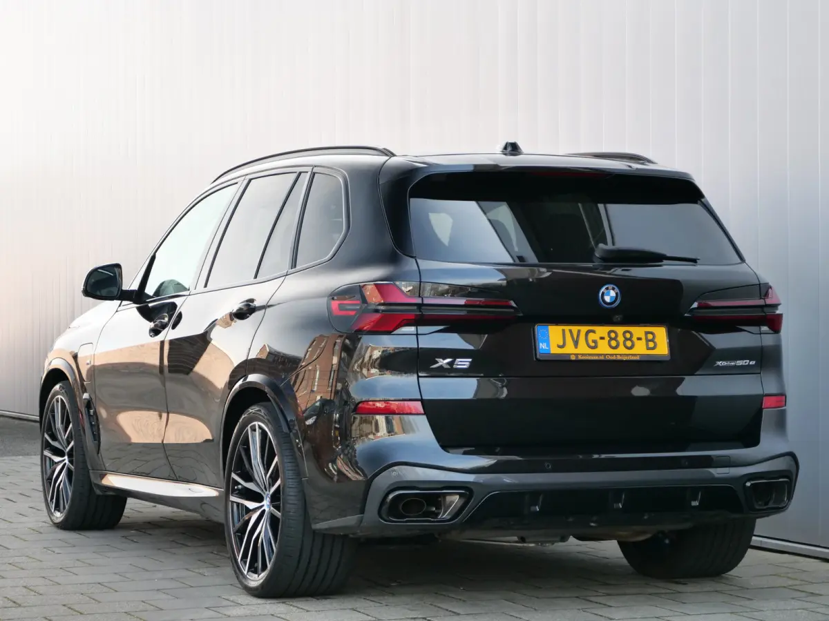 xDrive50e PHEV 490 Pk Automaat M-Sport Pro Pack Navi / Leer / Innovation Pack / Camera's / 22 inch