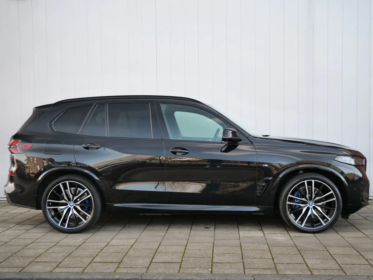 xDrive50e PHEV 490 Pk Automaat M-Sport Pro Pack Navi / Leer / Innovation Pack / Camera's / 22 inch