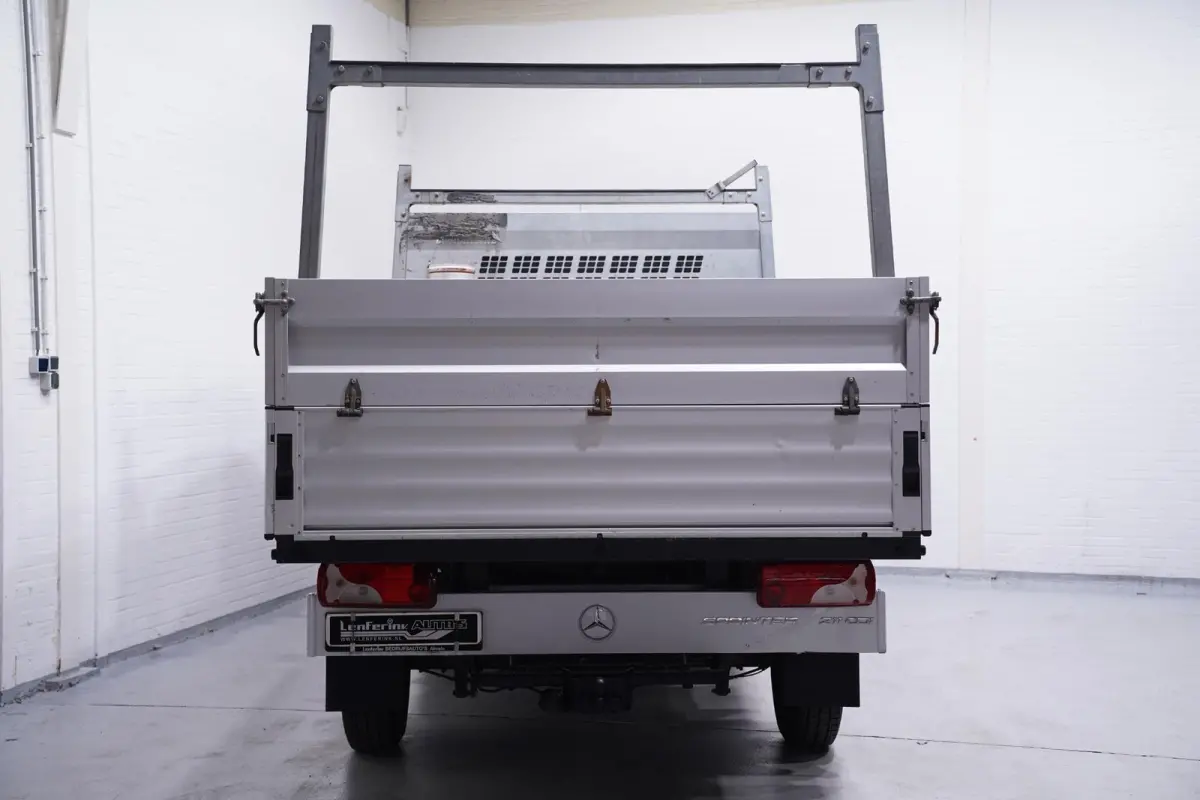 211 CDI Dubbel Cabine 6-Zits Pickup Open Laadbak Airco, Trekhaak, LxBxH 270x203x80 cm, 6-Zits