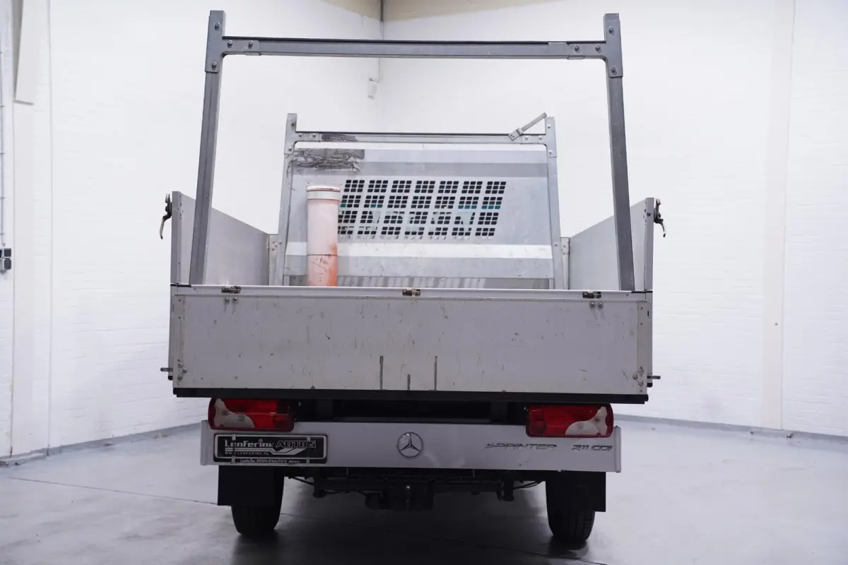 211 CDI Dubbel Cabine 6-Zits Pickup Open Laadbak Airco, Trekhaak, LxBxH 270x203x80 cm, 6-Zits
