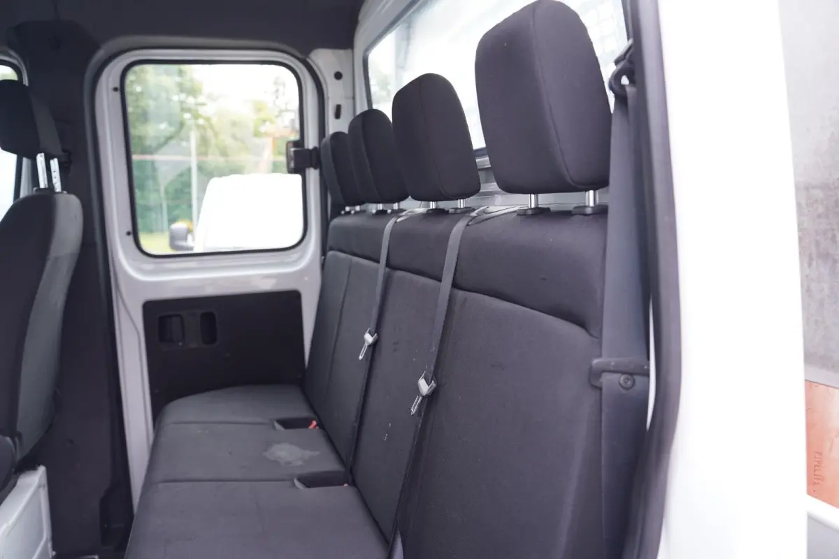 211 CDI Dubbel Cabine 6-Zits Pickup Open Laadbak Airco, Trekhaak, LxBxH 270x203x80 cm, 6-Zits