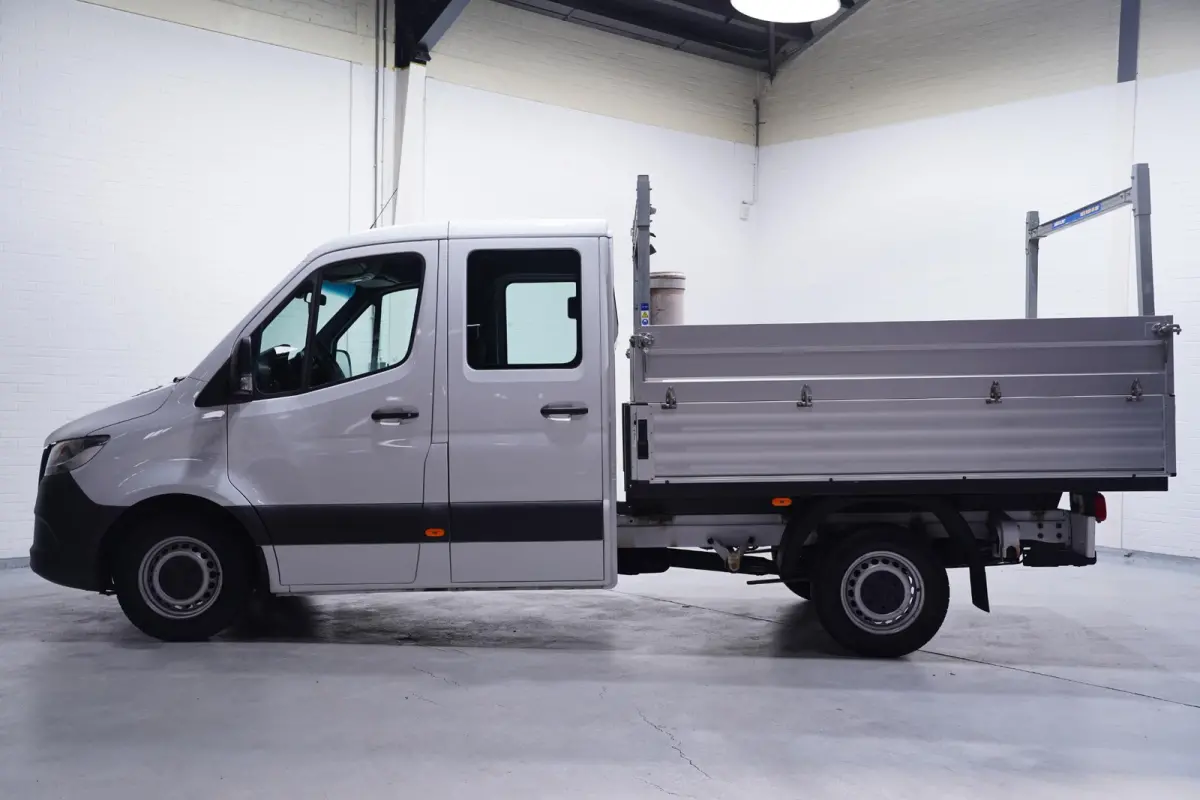 211 CDI Dubbel Cabine 6-Zits Pickup Open Laadbak Airco, Trekhaak, LxBxH 270x203x80 cm, 6-Zits