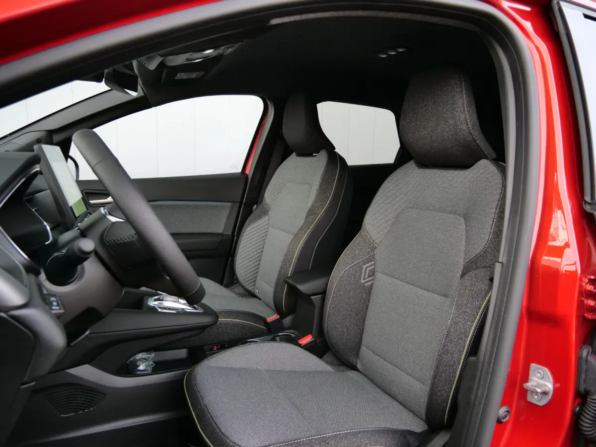 1.6 E-Tech full hybrid 145 Pk techno Automaat Apple Carplay / DAB / Camera / Navigatie / Winterpakket
