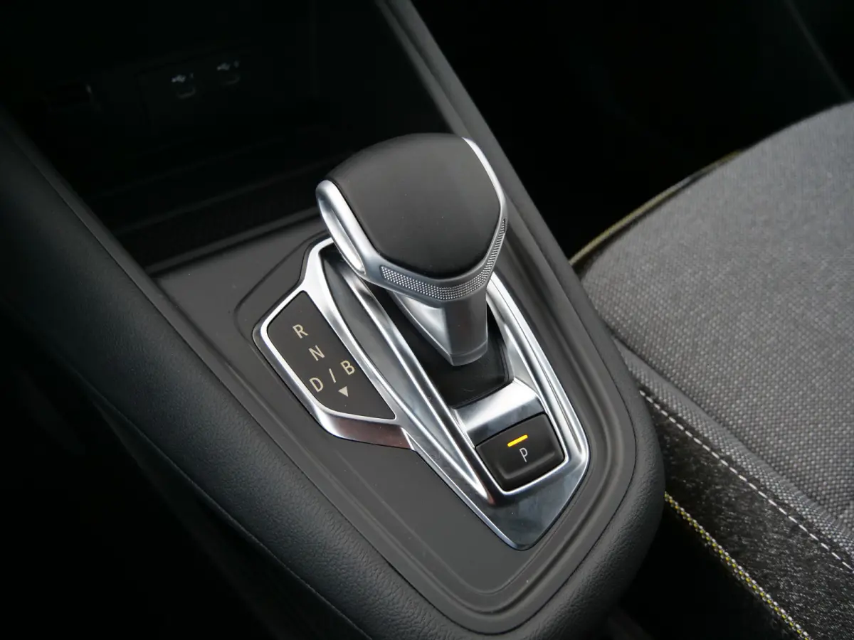 1.6 E-Tech full hybrid 145 Pk techno Automaat Apple Carplay / DAB / Camera / Navigatie / Winterpakket