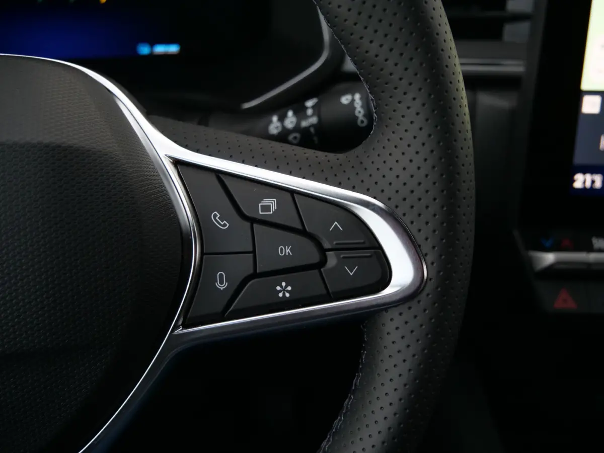 1.6 E-Tech full hybrid 145 Pk techno Automaat Apple Carplay / DAB / Camera / Navigatie / Winterpakket