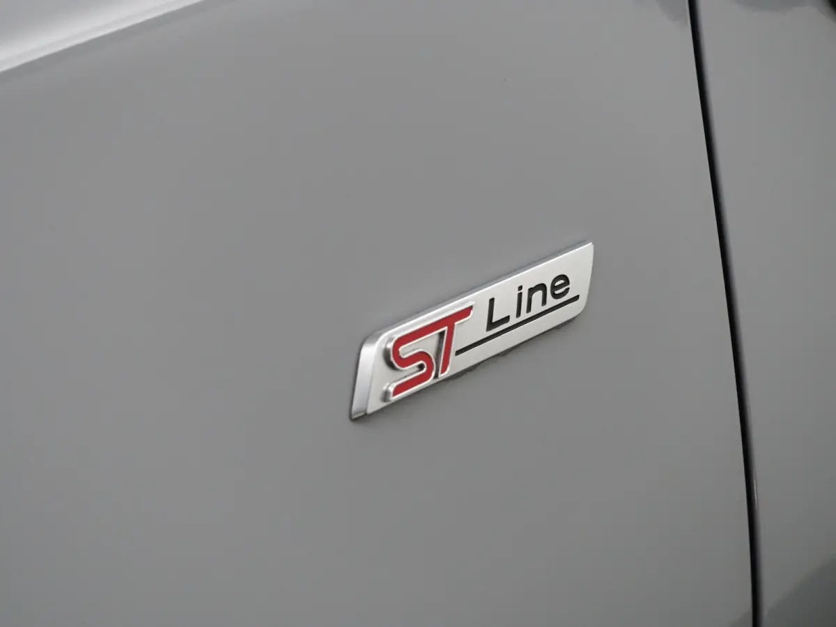 1.0 EcoBoost ST-Line X Bang Olufsen, Stuur/Stoelverwarming, Carplay, Android Auto, Lane Assist, Carbon