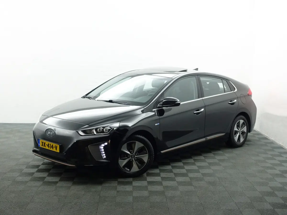 Premium+ EV Aut- SOH 99%, Schuifdak, Stoelventilatie, Stuur/Stoelverwarming, Infinity Audio, Lane Assist, Memory