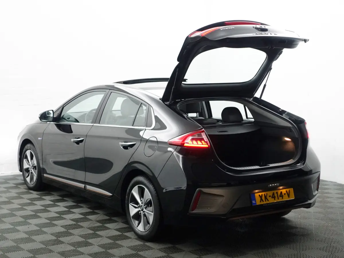 Premium+ EV Aut- SOH 99%, Schuifdak, Stoelventilatie, Stuur/Stoelverwarming, Infinity Audio, Lane Assist, Memory