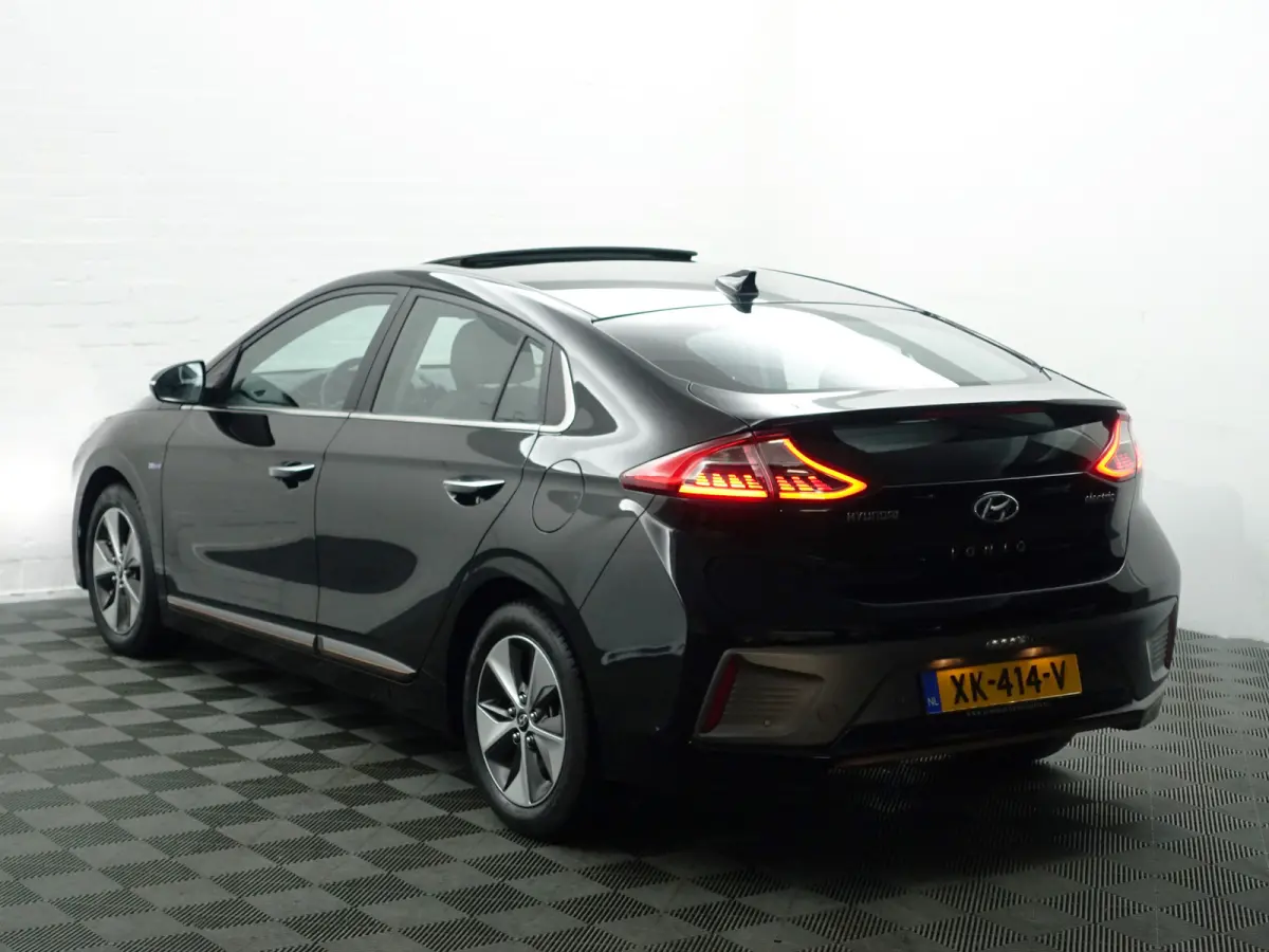 Premium+ EV Aut- SOH 99%, Schuifdak, Stoelventilatie, Stuur/Stoelverwarming, Infinity Audio, Lane Assist, Memory