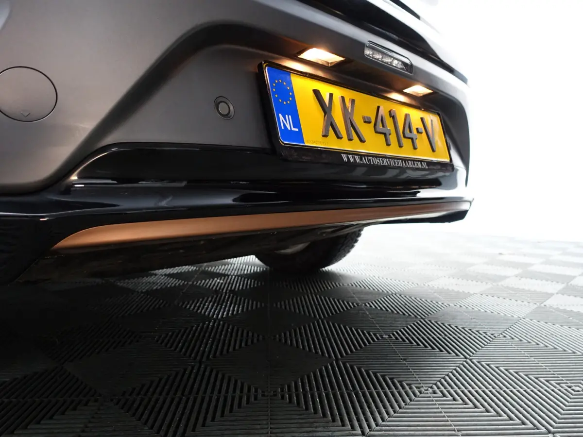 Premium+ EV Aut- SOH 99%, Schuifdak, Stoelventilatie, Stuur/Stoelverwarming, Infinity Audio, Lane Assist, Memory