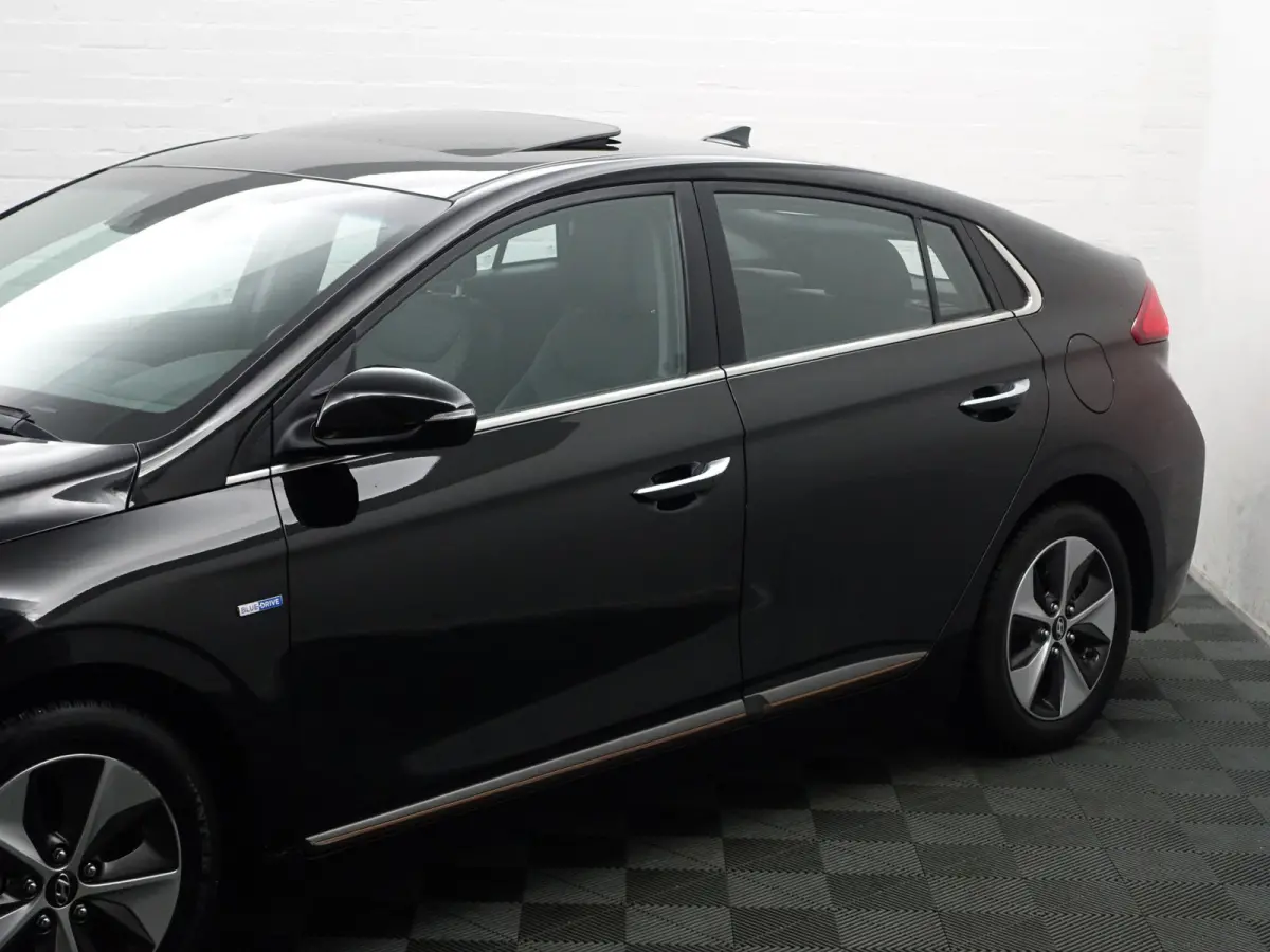 Premium+ EV Aut- SOH 99%, Schuifdak, Stoelventilatie, Stuur/Stoelverwarming, Infinity Audio, Lane Assist, Memory