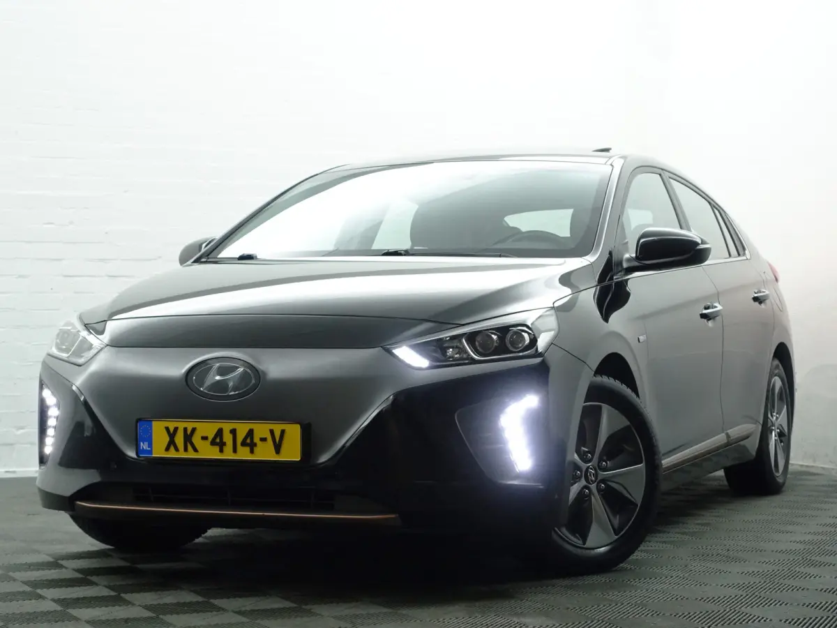 Premium+ EV Aut- SOH 99%, Schuifdak, Stoelventilatie, Stuur/Stoelverwarming, Infinity Audio, Lane Assist, Memory