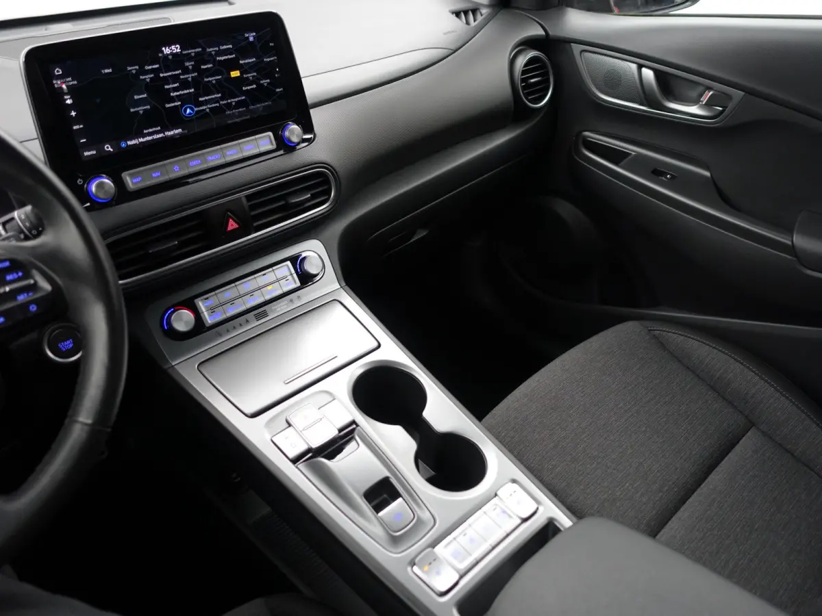 EV Comfort 39 kWh Aut- Stuur/Stoelverwarming, CarPlay, Led, Lane assist, Dynamic Select, Park assist