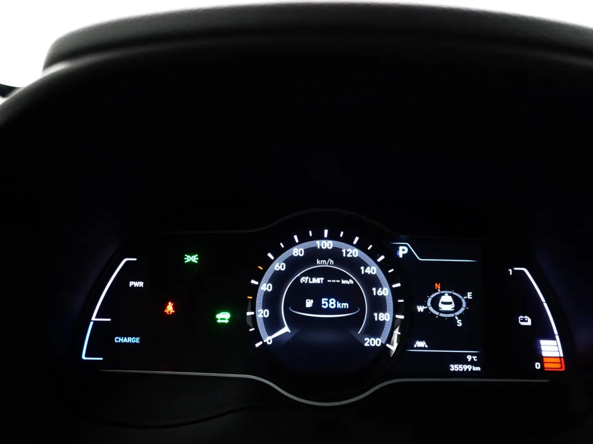 EV Comfort 39 kWh Aut- Stuur/Stoelverwarming, CarPlay, Led, Lane assist, Dynamic Select, Park assist