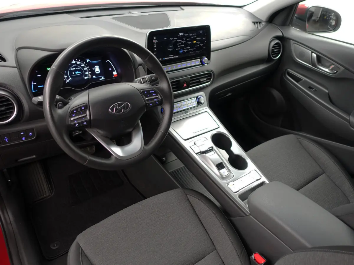 EV Comfort 39 kWh Aut- Stuur/Stoelverwarming, CarPlay, Led, Lane assist, Dynamic Select, Park assist