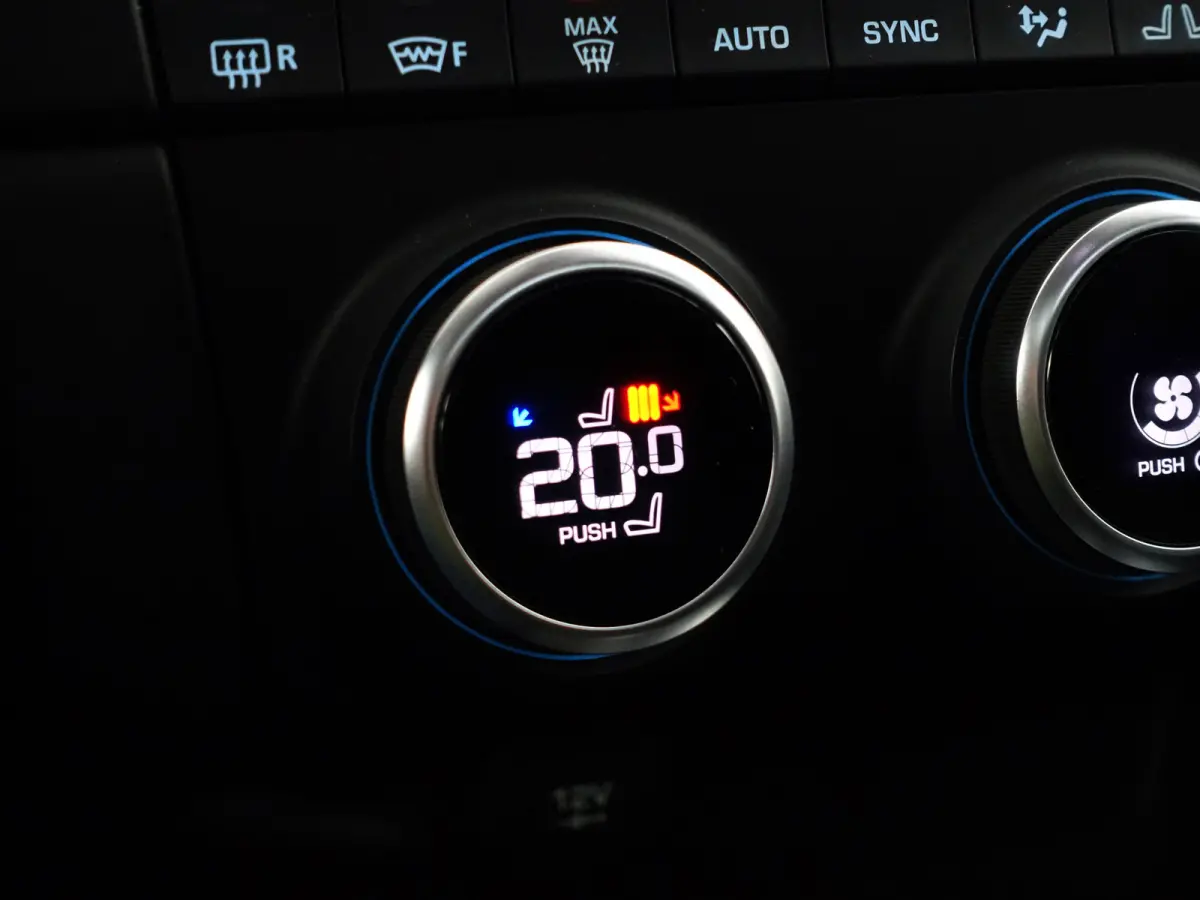 2.0 P250 AWD R-Dynamic HSE- Carplay, Android Auto, Panoramadak, Head Up, Memory, Meridian Surround