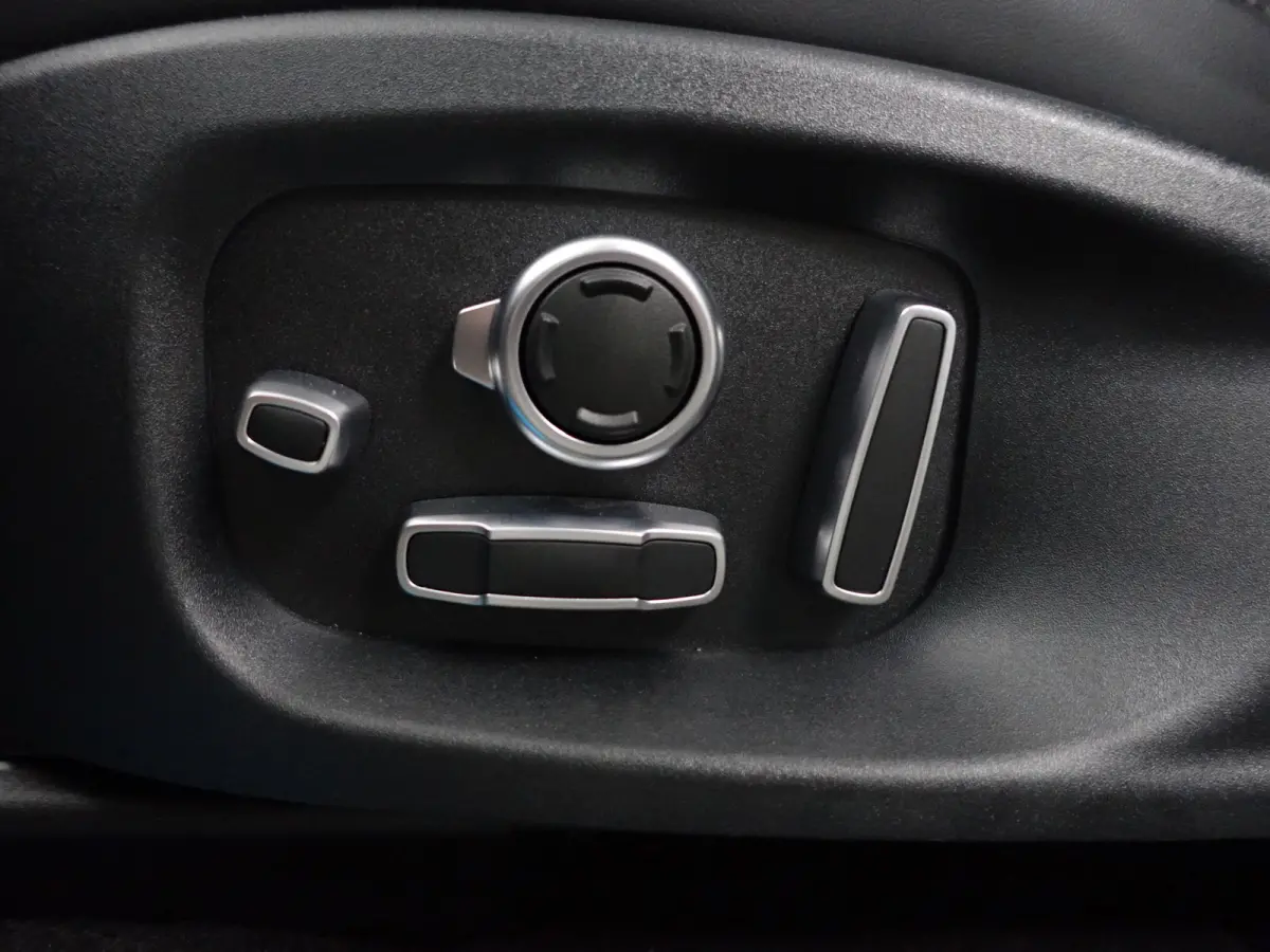 2.0 P250 AWD R-Dynamic HSE- Carplay, Android Auto, Panoramadak, Head Up, Memory, Meridian Surround