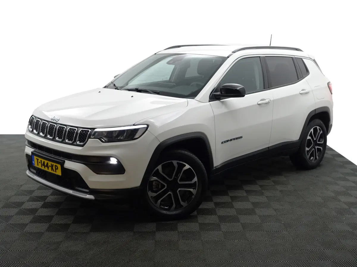 4xe 240 Plug-in Hybrid Limited Aut- Dynamic Select, Camera, Virtual Cockpit, Navigatie, Lane Assist,