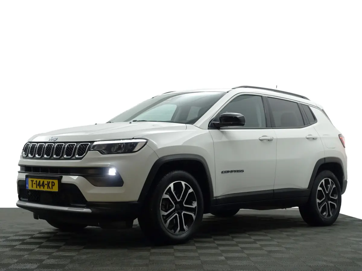 4xe 240 Plug-in Hybrid Limited Aut- Dynamic Select, Camera, Virtual Cockpit, Navigatie, Lane Assist,